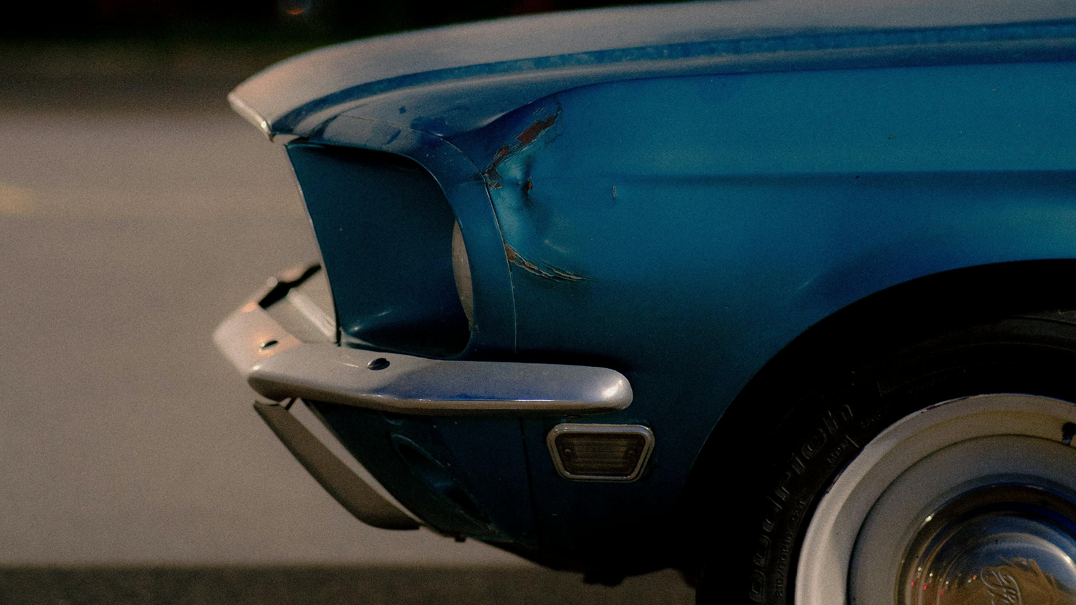 Άγνωστος οδηγός χτύπησε το αυτοκίνητό σου: Τι πρέπει να κάνεις άμεσα.